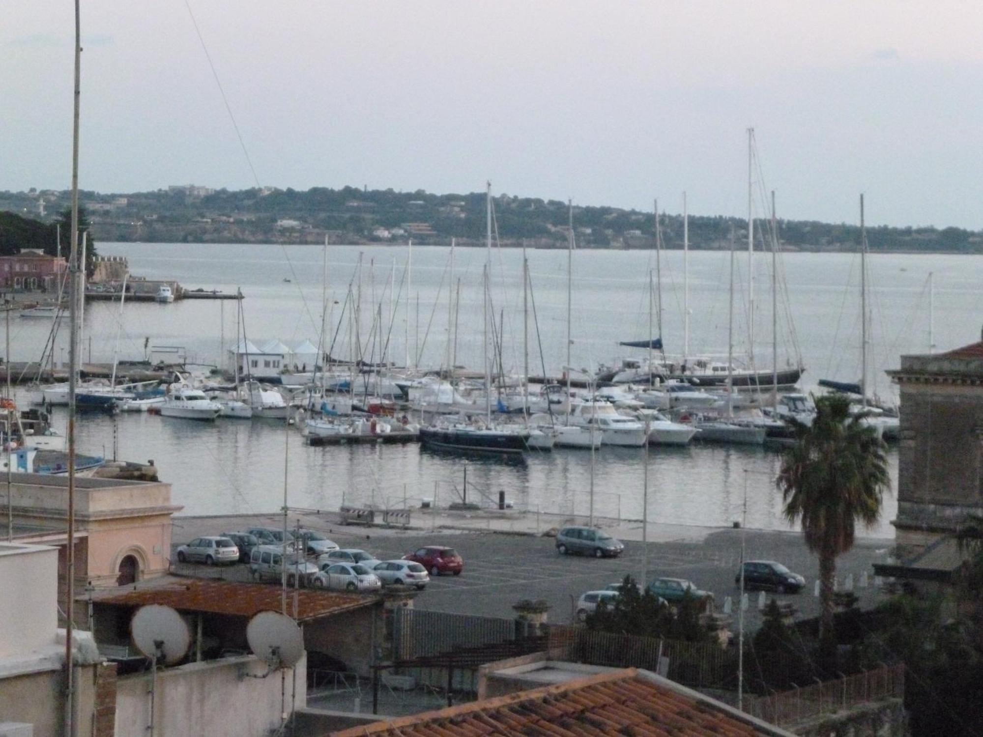 B&B Le Grand Bleu Siracusa - One Hundred Steps From Ortigia -Sea View - Syracuse Eksteriør billede